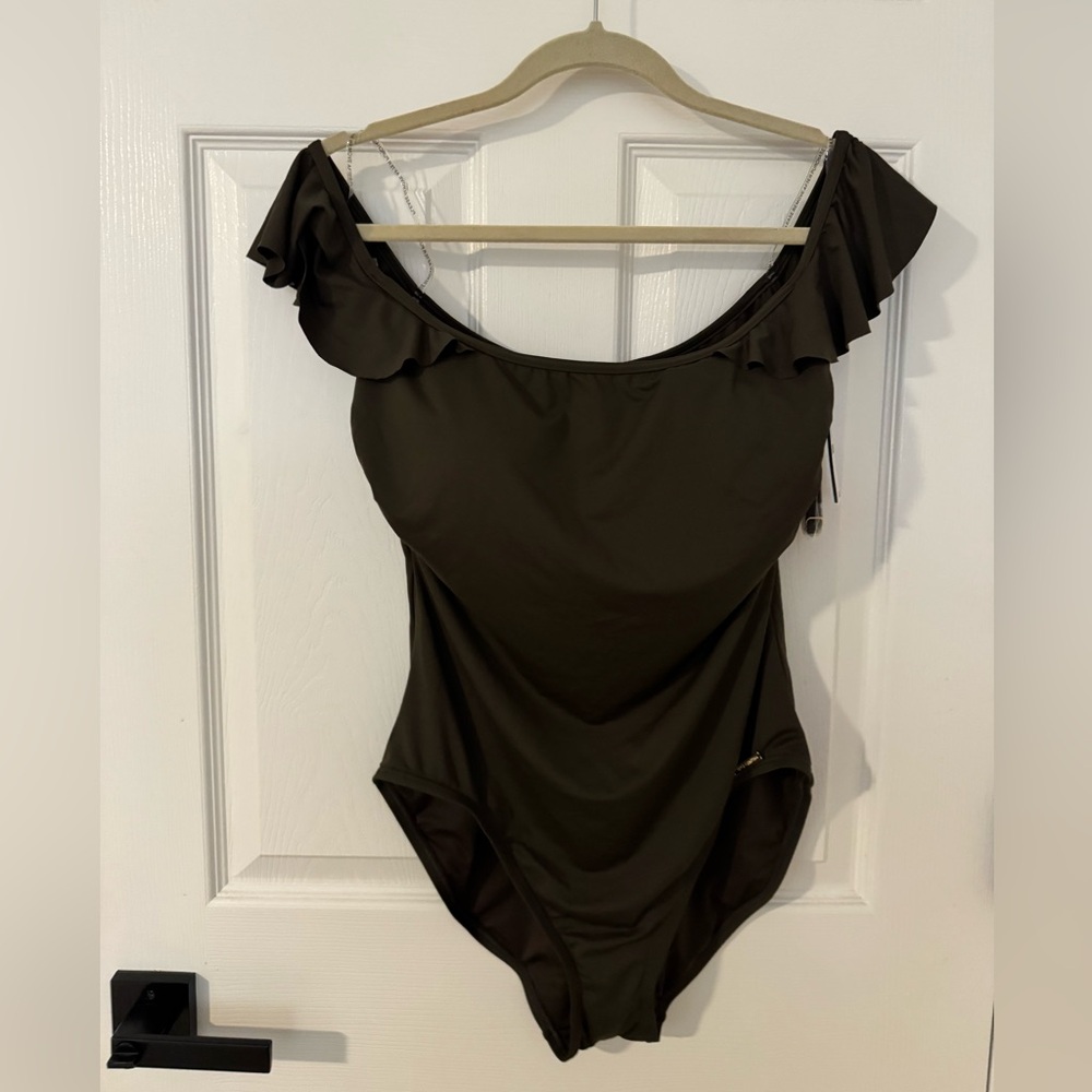 NWT VINCE CAMUTO RUFFLE OFF THE SHOULDER 1 PIECE SWIMSUIT